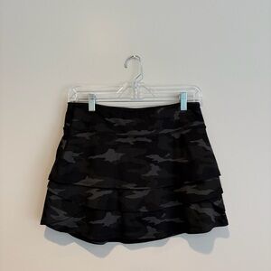 Athleta Black and Gray Camouflage Tiered Mini Skirt